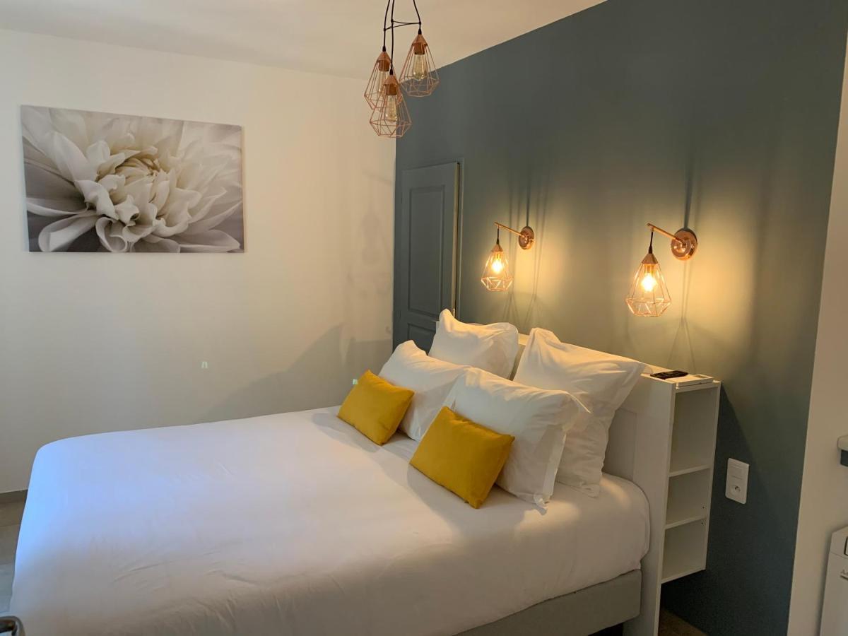 Bed and Breakfast Domaine Forvent Saint-Julien-de-Peyrolas Экстерьер фото