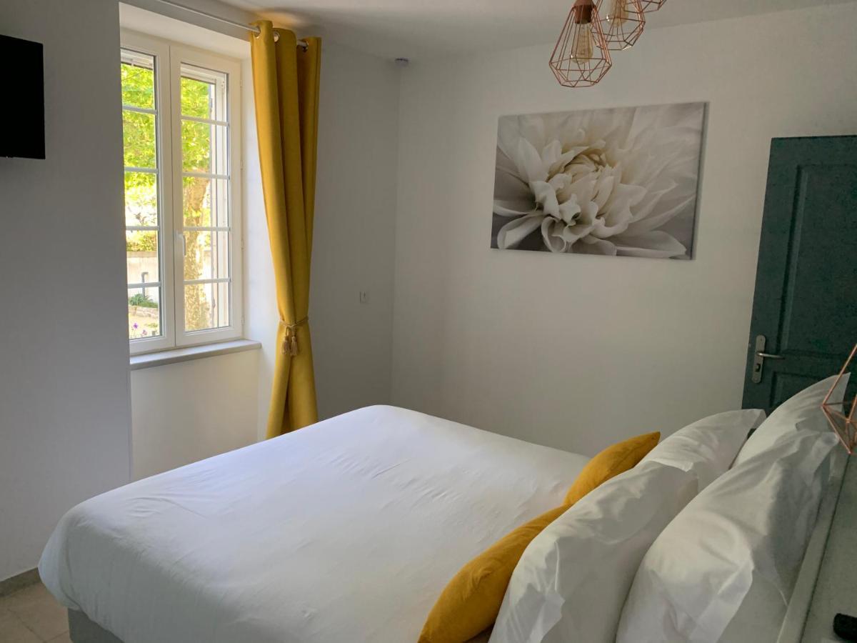 Bed and Breakfast Domaine Forvent Saint-Julien-de-Peyrolas Экстерьер фото
