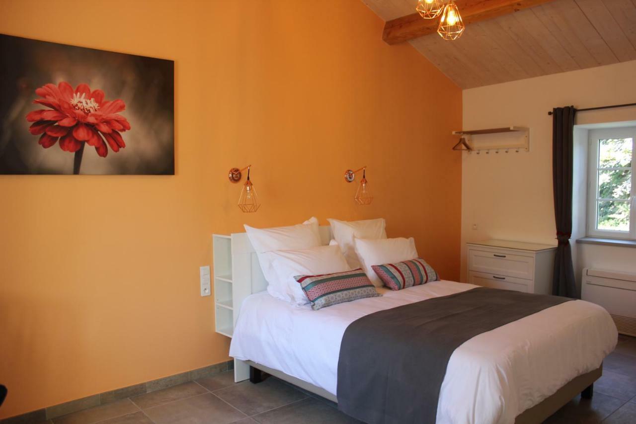Bed and Breakfast Domaine Forvent Saint-Julien-de-Peyrolas Экстерьер фото