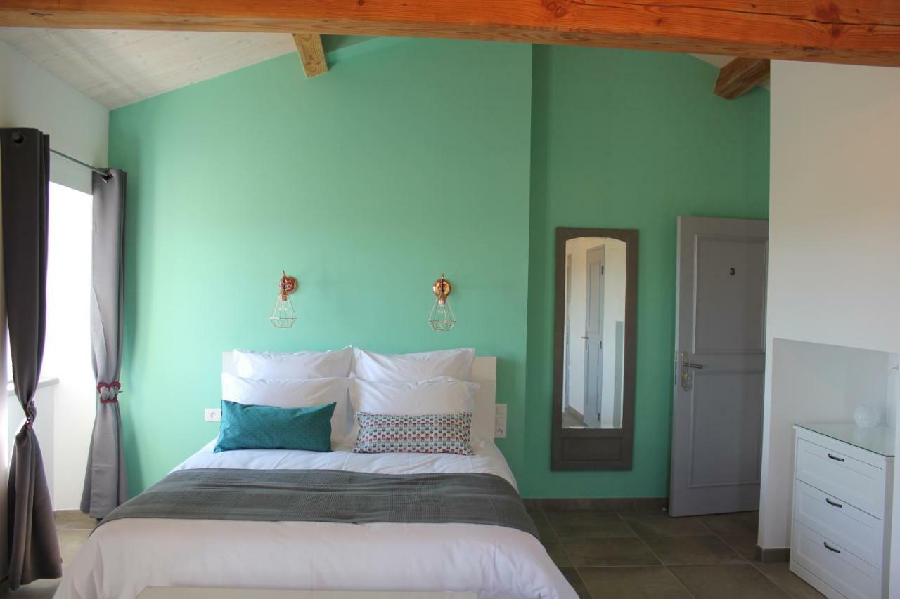Bed and Breakfast Domaine Forvent Saint-Julien-de-Peyrolas Экстерьер фото